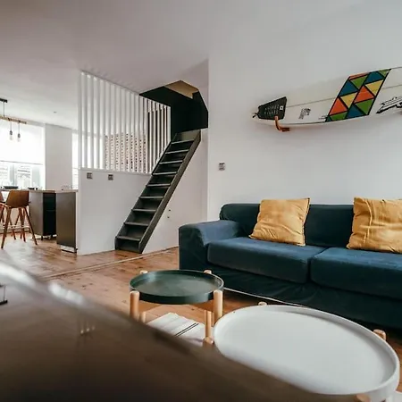 Duplex 4pers - 100m Du Metro - Smarttv - Fibre ليل